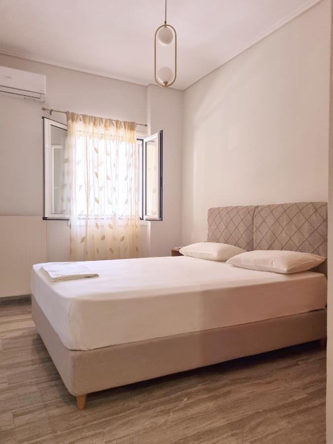 Almyros Aktis Seaview Apartment Kalamata Bagian luar foto