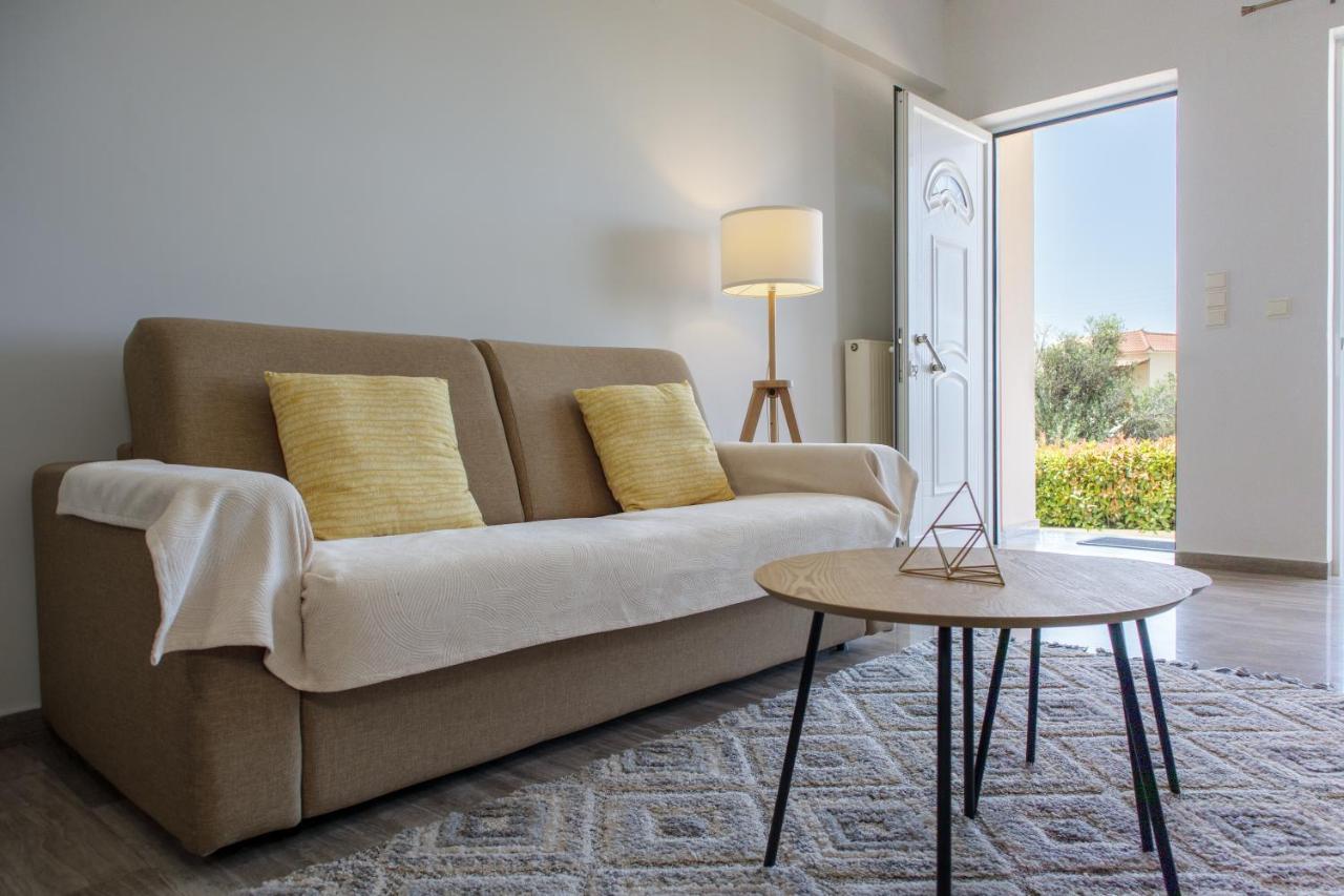 Almyros Aktis Seaview Apartment Kalamata Bagian luar foto