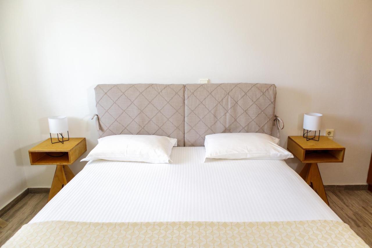 Almyros Aktis Seaview Apartment Kalamata Bagian luar foto