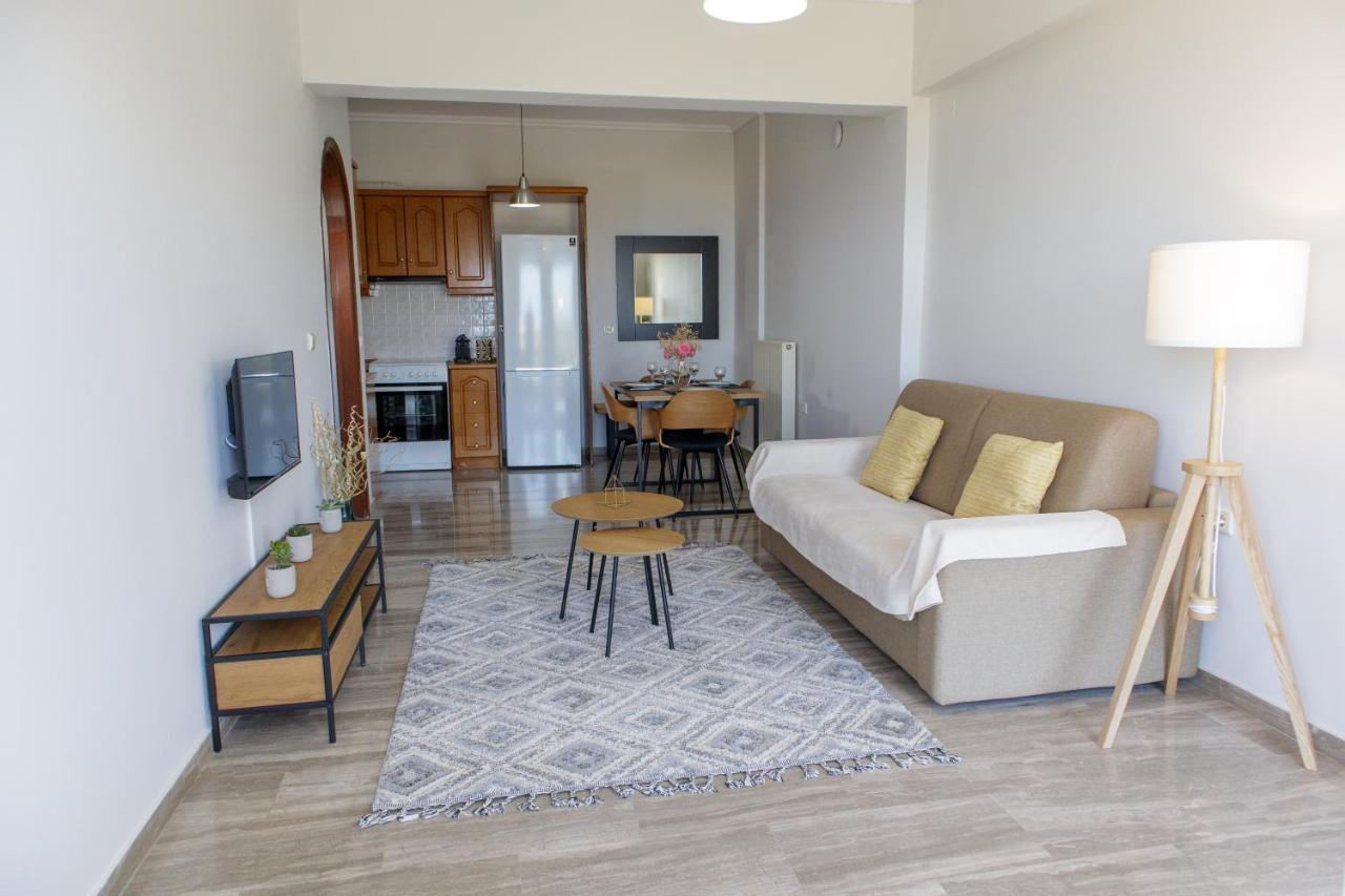 Almyros Aktis Seaview Apartment Kalamata Bagian luar foto