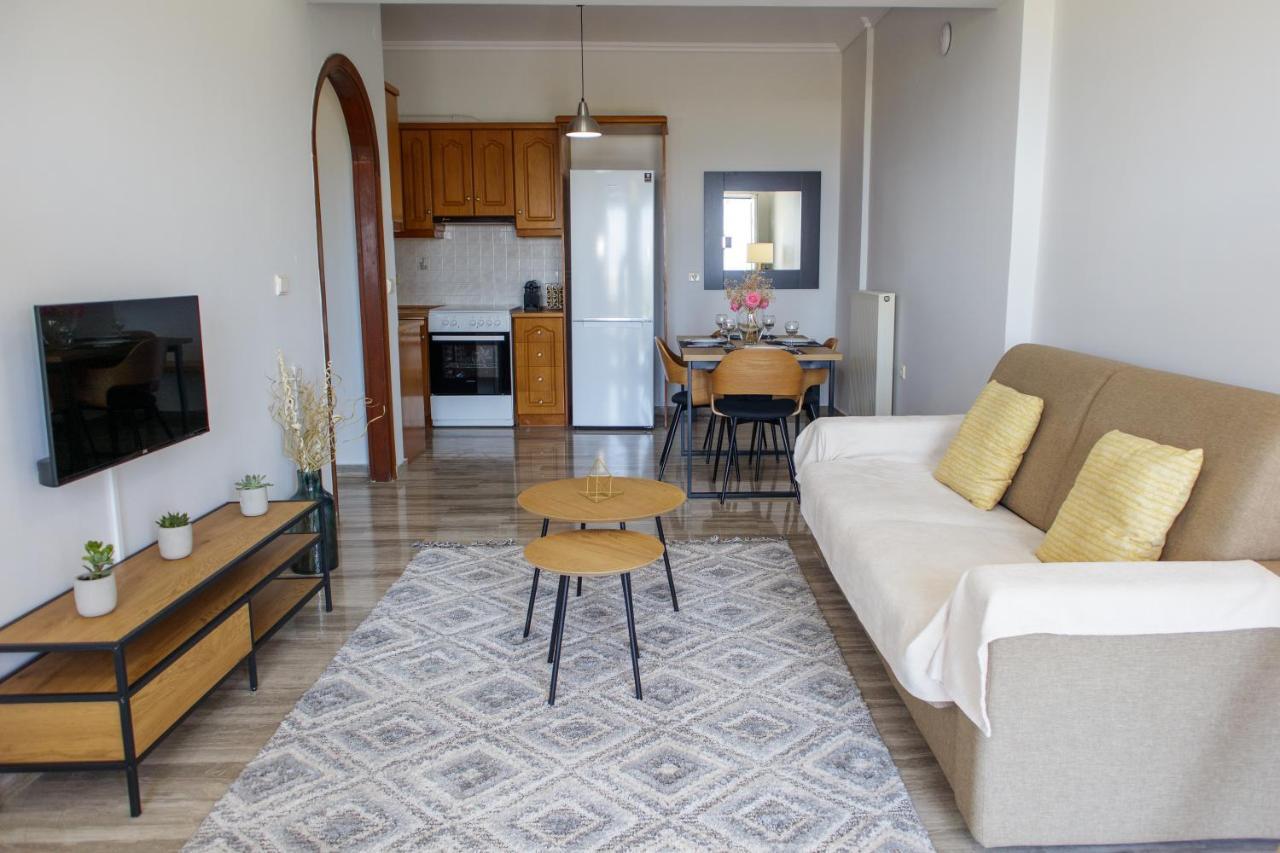 Almyros Aktis Seaview Apartment Kalamata Bagian luar foto