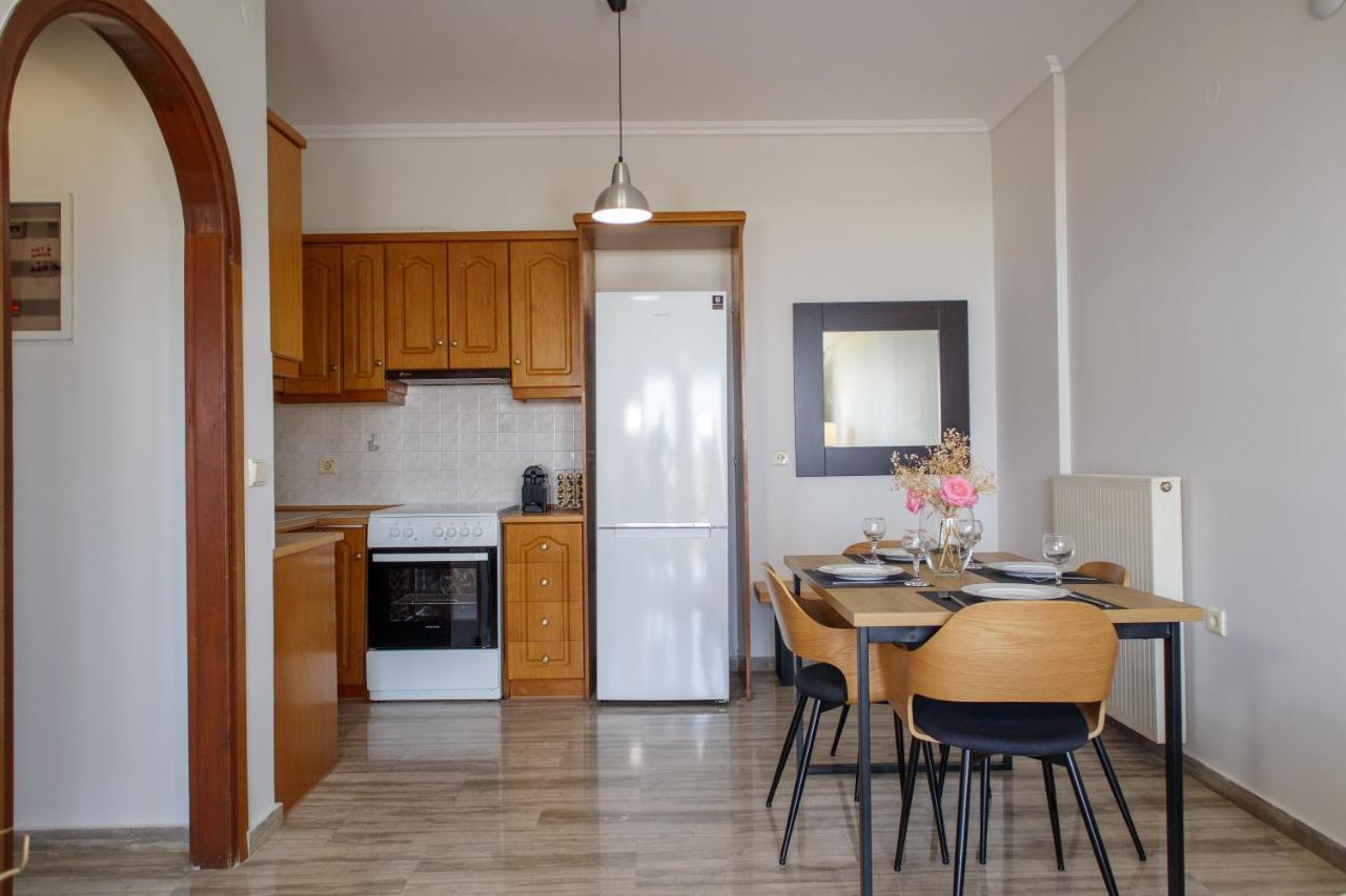 Almyros Aktis Seaview Apartment Kalamata Bagian luar foto
