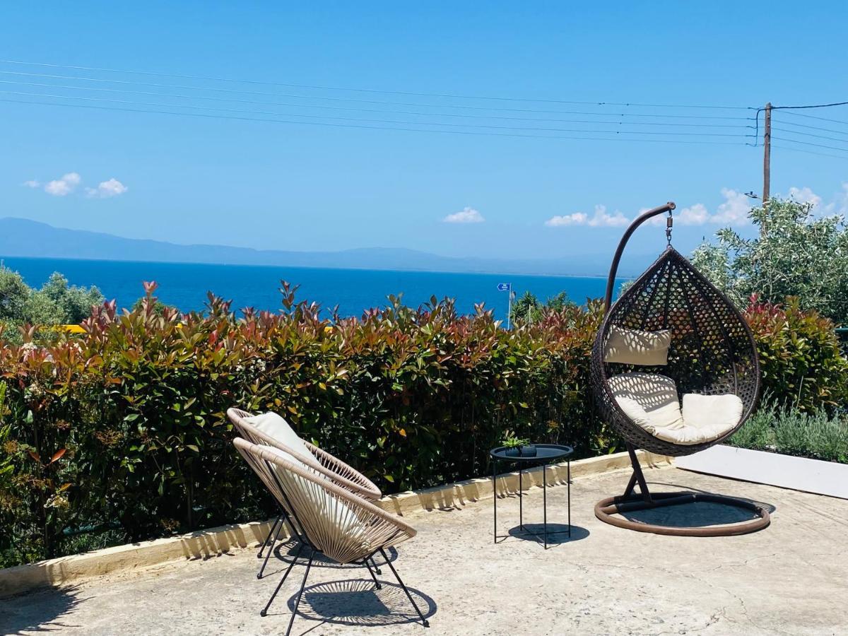 Almyros Aktis Seaview Apartment Kalamata Bagian luar foto